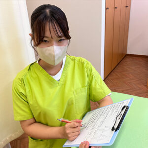 たいよう接骨院女性スタッフの問診